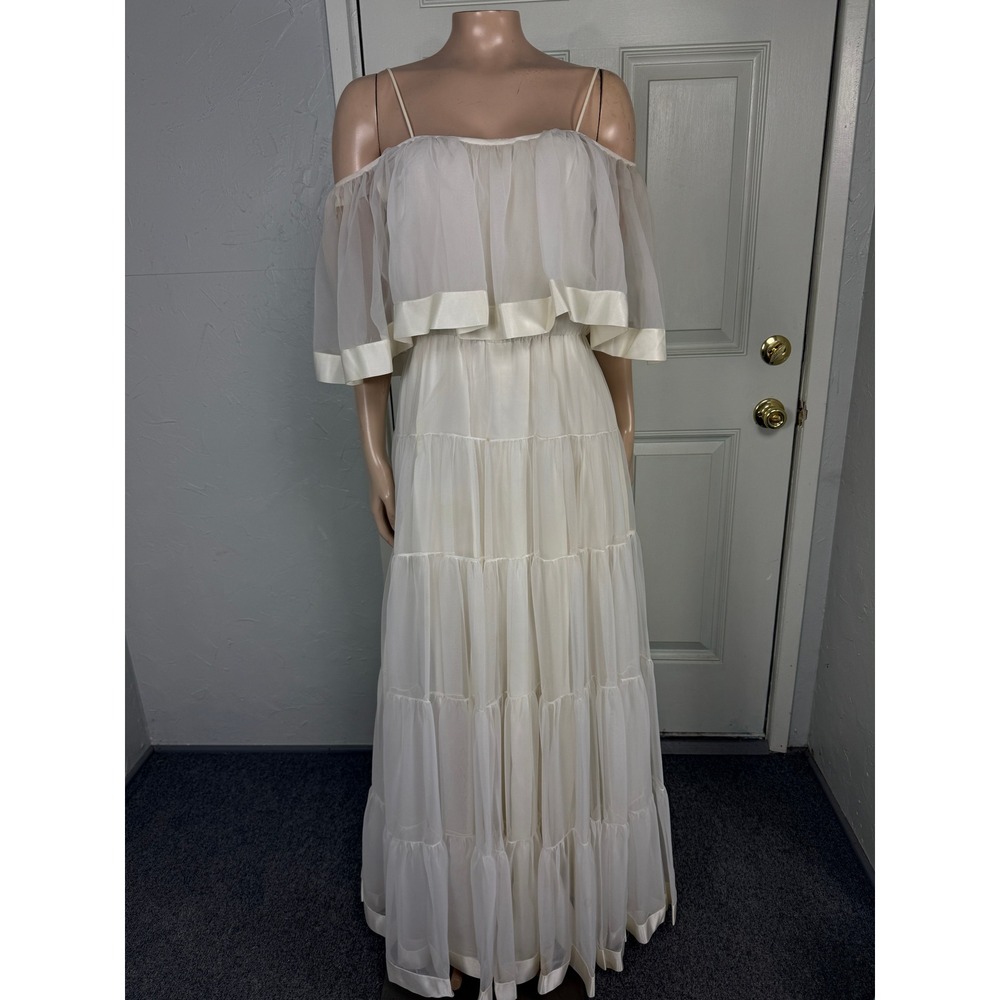 Vintage 70s Women's Dress Bridal Maxi Off Shoulder Satin Formal Evening C4-22